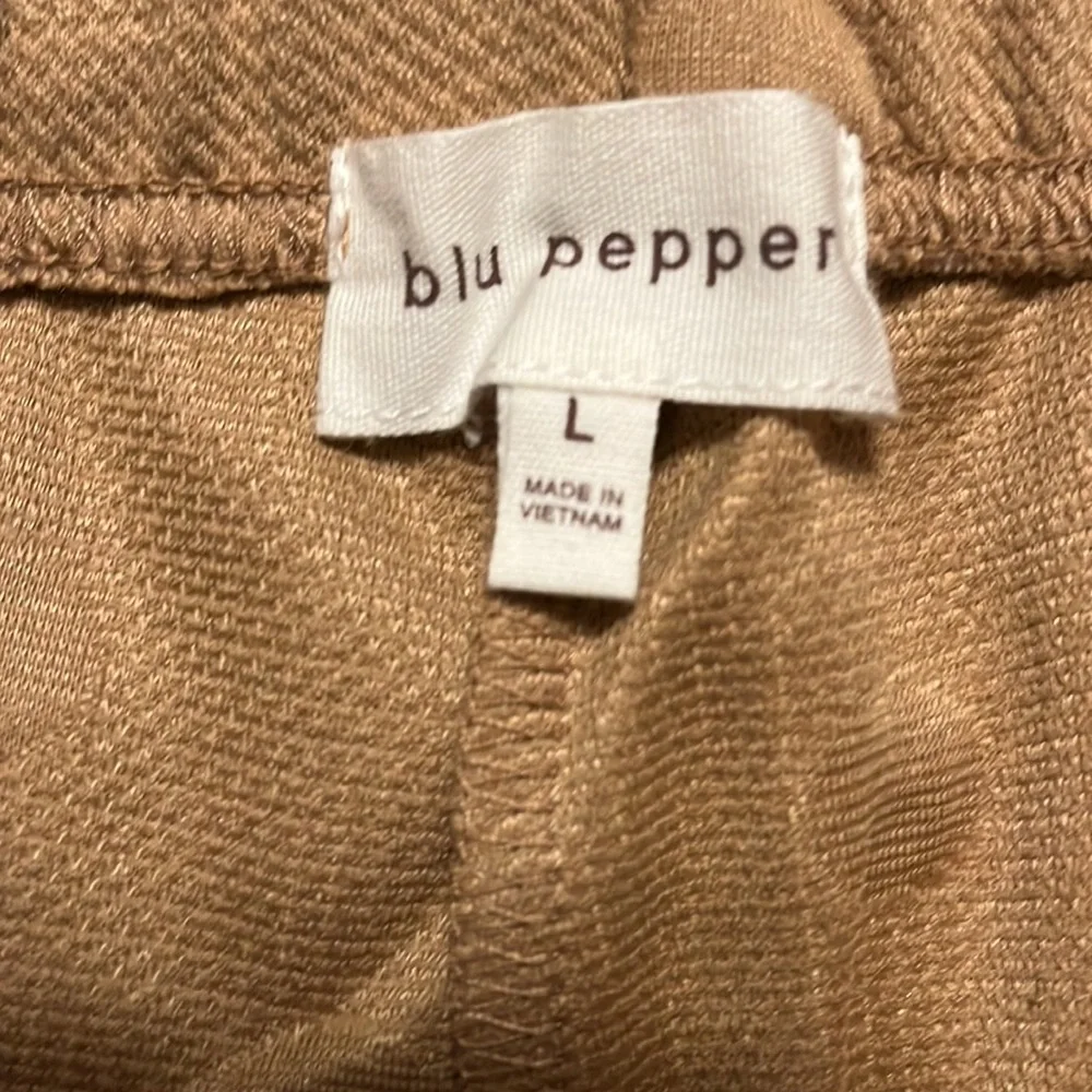 Blu Pepper ladies size Large 2 piece top and shorts Swiss dot pattern - Picture 4 of 9